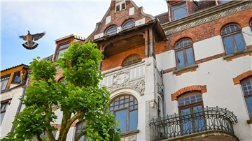 Ein altes Gebäude.