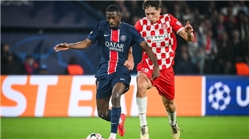 Hier war er noch am Ball: der frühere Dortmunder Ousmane Dembélé (l).