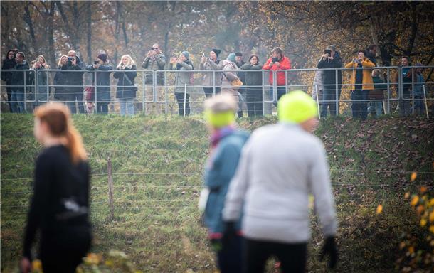 Hindernislauf "Trail Relay": Massenstart und Lauf auf langer und kürzerer Distan...
