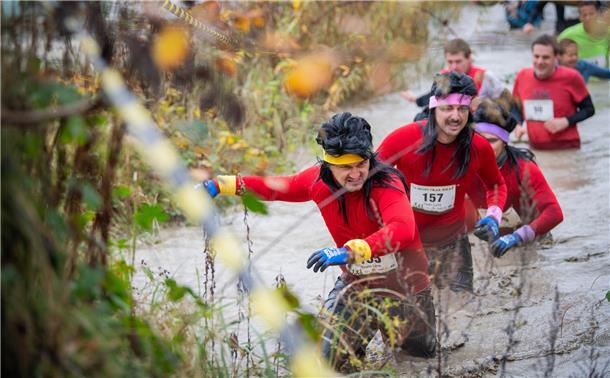 Hindernislauf "Trail Relay": Massenstart und Lauf auf langer und kürzerer Distan...