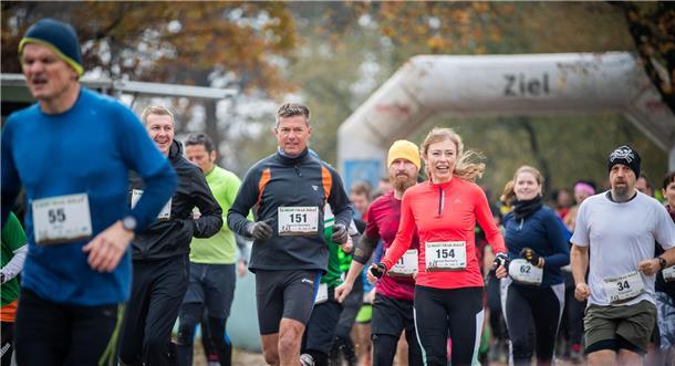 Hindernislauf "Trail Relay": Massenstart und Lauf auf langer und kürzerer Distan...