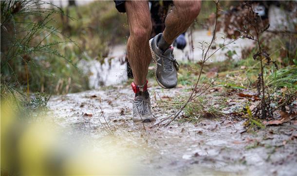Hindernislauf "Trail Relay": Massenstart und Lauf auf langer und kürzerer Distan...