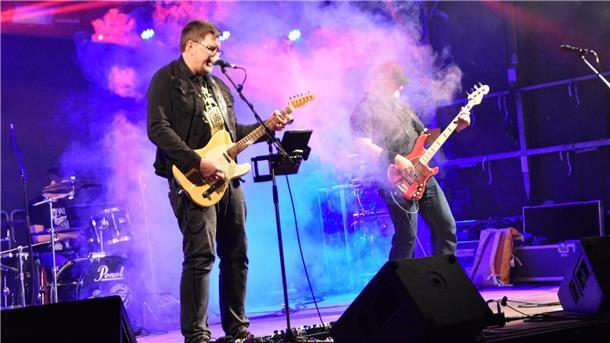 Im Lubibad wurde bis weit nach Mitternacht getanzt und gerockt Band House of Rock