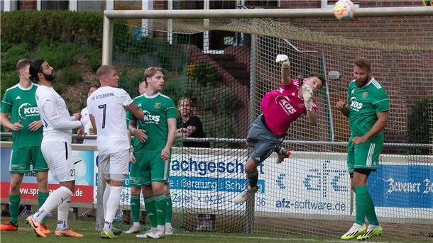 Heeslingen II scheitert bei 1:2-Niederlage in Worpswede an der Latte HSC-Keeper Hannes Butt