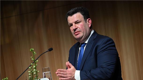 Heil: Gesetz für Tariftreue soll kommen Hubertus Heil (SPD) beim Festakt der Hans-Böckler-Stiftung zu 75 Jahre Tarifvertragsgesetz.