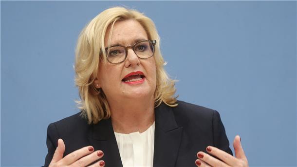 Högl sieht Fortschritte bei Beschaffung für die Bundeswehr „Ich bin vorsichtig optimistisch, dass es vorangeht. Ich nehme schon Verbesserungen wahr“, sagt Eva Högl (SPD).