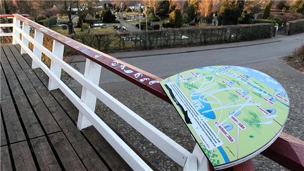 Sachbeschädigung an Beerster Mühle kurz vor dem Saisonstart An der Balustrade der Mühle in Bad Bederkesa sind Schmierereien zu erkennen.