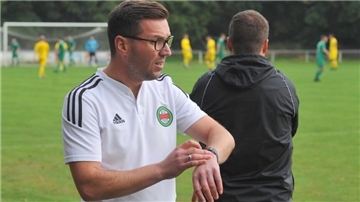Tobias Wilkens (links) und Co-Trainer Malte Kammann hören zum Saisonende auf.
