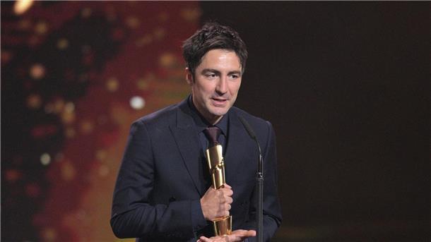 Ilker Catak hat für „Das Lehrerzimmer“ den Deutschen Filmpreis in der Kategorie „Beste Regie“ gewonnen.