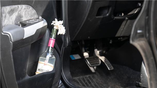 Im Auto des Tatverdächtigen entdeckten Ermittler einen Molotow-Cocktail.