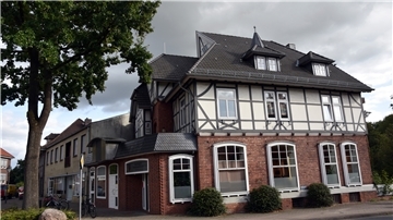 Im Bereich der ehemaligen Apotheke ist die Errichtung eines neuen Rathauses vorgesehen.