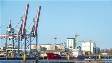 Im Braker Seehafen kam es zu einem Schiffsunfall. (Archivbild)