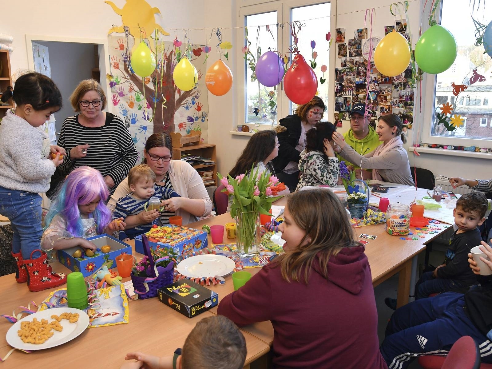 Im Familienzentrum des Kirchenkreises an der Neuelandstraße brummt es jeden Tag für Kinder, Eltern und Betreuer.