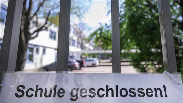 Warum es mit den Leistungen in der Schule bergab geht Im Frühjahr 2020 wurden erstmals Schulenschließungen zur Eindämmung der Corona-Pandemie angeordnet.