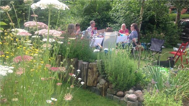 naturnaher Garten Dorum Glashaus