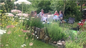 naturnaher Garten Dorum Glashaus