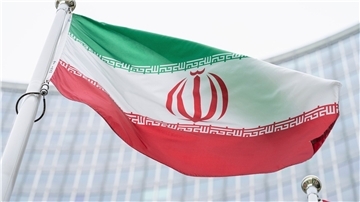 Im Iran halten die Proteste gegen das islamische System nach dem Tod einer jungen Frau weiter an. (Symbolbild)