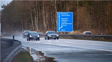 Im Jahr 2021 ist der Fahrzeugbestand im Landkreis gestiegen. ADAC-Expertin sieht dennoch die Mobilitätswende auf dem Land kommen.
