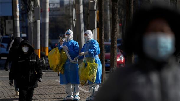 Im Kampf gegen die Corona-Pandemie hat China seine strikten Null-Covid-Maßnahmen etwas gelockert.