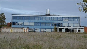 Im Keller des noch nicht abgerissenen Flügels der Gaußschule am Lühnenfeld in Zeven befindet sich das Blockheizkraftwerk der Stadtwerke.