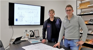 Im kommenden Jahr wird die Gewerbesteuer erhöht. Das hat der Rat am Donnerstagabend beschlossen. Davon betroffen ist auch die Firma Wolfgang Menzel. Das Heizungsbau- und Sanitärunternehmen mit 18 Mitarbeiterinnen und Mitarbeitern wird von Stefan Linneweber (links) geführt. Rechts im Bild: Bennett Linneweber.