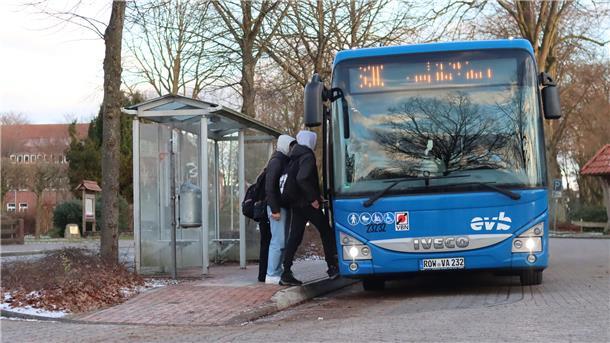 Bauernproteste: Heute Morgen wird der Hafen in Bremerhaven blockiert Im Kreis Rotenburg fuhren die Schulbusse teilweise mit Verspätung.