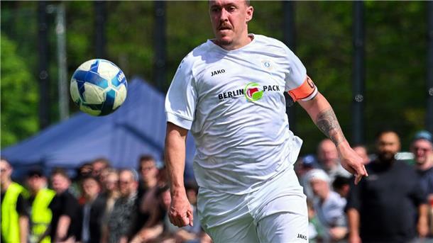 Tumulte beim Spiel des Kruse-Clubs: „Unwürdig“ Im Kreisliga-Spiel am Sonntag mit Max Kruse eskalierte die Situation.