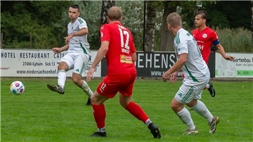 Im letzten Heimspiel gelang es den Heeslingern, hier mit Oliver Warnke, nur selten, die gegnerische Abwehr zu überspielen. Gegen Holthausen/Biene muss das Offensivspiel effektiver werden.