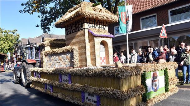 Schmuckwagen der Dorfjugend Vierden