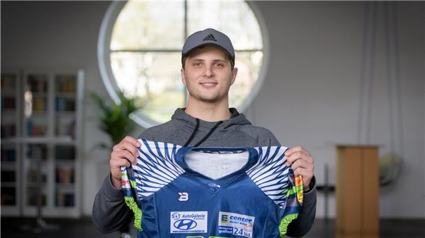 Quarterback verlängert seinen Vertrag – und fliegt nach Hause Im März präsentierte Hunter Moore nach seiner Ankunft in Bremerhaven stolz das Trikot der Seahawks. In einem Spiel hat es der Quarterback, der vor der Rückkehr in die USA steht, aber noch nicht getragen.