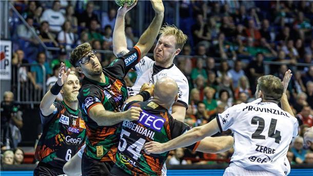 Pokal: SC Magdeburg in Kiel am 13. November Im Punktspiel in Magddeburg hatte der THW die Nase vorn. Am 133. November treffen beide Teams in Kiel im Pokal aufeinander.
