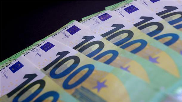 Bayern klagt gegen Länderfinanzausgleich Im Rahmen des Finanzausgleichs zwischen den 16 Bundesländern wurden 2022 rund 18,5 Milliarden Euro umverteilt. Mit Einzahlungen von fast 9,9 Milliarden Euro trug Bayern die mit Abstand größte Last.