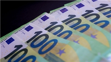 Im Rahmen des Finanzausgleichs zwischen den 16 Bundesländern wurden 2022 rund 18,5 Milliarden Euro umverteilt. Mit Einzahlungen von fast 9,9 Milliarden Euro trug Bayern die mit Abstand größte Last.