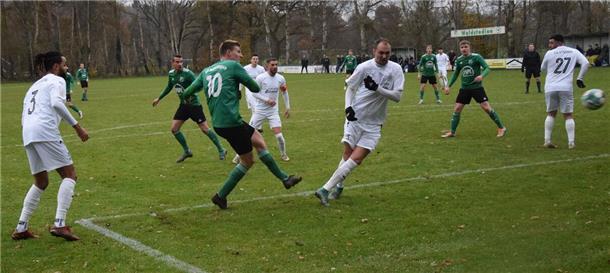 Im Spiel gegen die TuSG Ritterhude wird Lucas Heins (Nummer 10) mit seinen Offensivqualitäten gefordert sein.