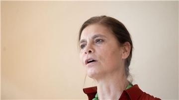 Im Streit über eine deutliche Reduzierung von Pestiziden in der europäischen Landwirtschaft dringt die EU-Abgeordnete Sarah Wiener auf deutlich strengere Regeln.