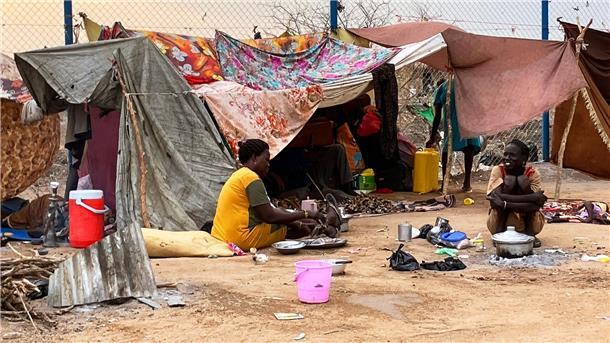 Im Sudan kämpfen seit April 2023 die Armee und die paramilitärische Gruppe Rapid Support Forces (RSF) um die Macht. Hilfe für die Menschen gibt es kaum.