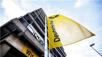 Im Tarifkonflikt mit Verdi bringt die Deutsche Post die Fremdvergabe von Aufträgen ins Spiel.
