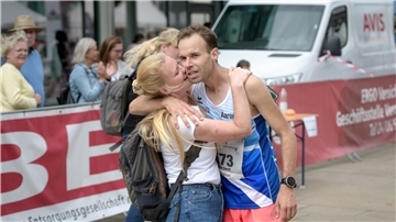 Aaron Gerrit Dorn gewinnt Marathon.