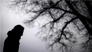Immer mehr Menschen leiden unter Depressionen und anderen psychischen Erkrankungen. Zahl der krankheitsbedingten Fehltage nimmt dramatisch zu. Aber auch hier gilt: Es fehlen Psychotherapeuten. Die Hilfen, die die Kliniken bieten, erläutert jetzt das Internetportal „Bremer Krankenhausspiegel“. 