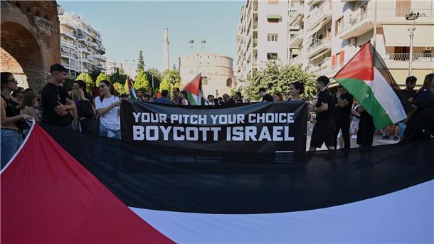 Norwegen gegen Israel: Brisanz überlagert Fußball-Freude Immer wieder gab es zuletzt Proteste für Palästina und gegen Israel - auch rund um Sportveranstaltungen.
