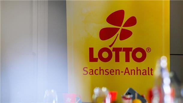 Lottoschein von 2021 aufgetaucht: 100.000 Euro Gewinn Immer wieder kommt es vor, dass Lottogewinne nicht sofort bemerkt werden.