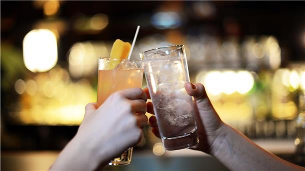 In Bars zählt Gin Tonic zu den beliebtesten Getränken.