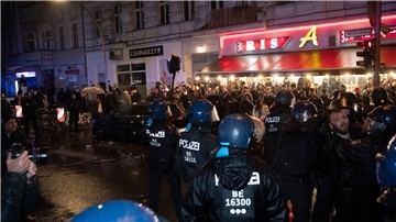 In Berlin-Neukölln versammelten sich am Samstagabend etwa 50 Menschen zu einer pro-palästinensischen Demo.
