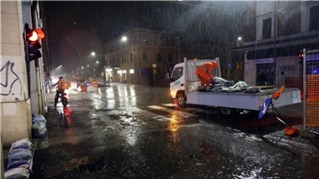 In Bologna musste wegen der heftigen Regenfälle das Serie-A-Spiel gegen Milan abgesagt werden.