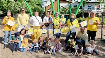 In Brake nahmen die Kinder den Spielplatz in der Innenstadt in Beschlag.