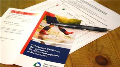 In Bremerhaven wird die neue getrennte Kanalbenutzungsgebühr eingeführt, Hausbesitzer müssen einen umfangreichen Fragebogen dafür ausfüllen.