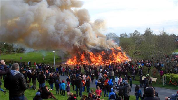 In Burhave findet das Osterfeuer wieder auf dem gewohnten Platz am Deich statt.