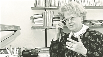 In den 1980er Jahren saß Charlotte Naerger regelmäßig am Kummertelefon und hörte sich an, was ihre Mitmenschen bekümmert.