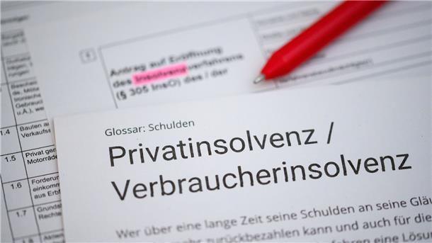 In den ersten neun Monaten ist die Zahl der Verbraucherpleiten in Deutschland gesunken.