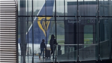 In den vergangenen Monaten musste Ryanair Flüge streichen und seine Passagierprognose kürzen.